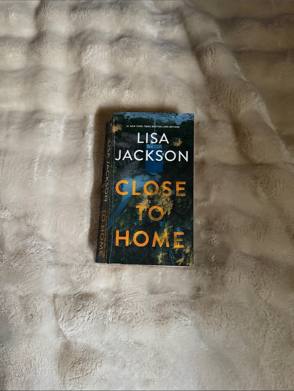 Lisa Jackson "Close to Home" Paperback Thriller in Dark Blue and Orange